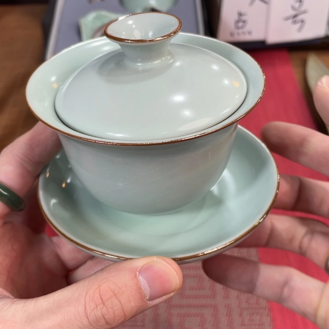 瓷片。。。。。。。。。。。。。。。