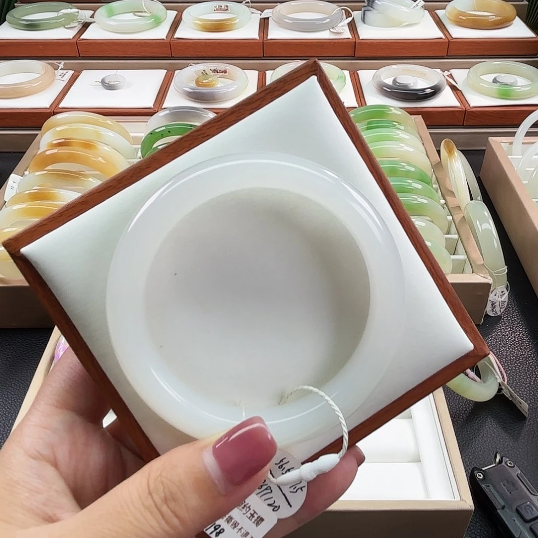 未镶嵌手镯和田玉58