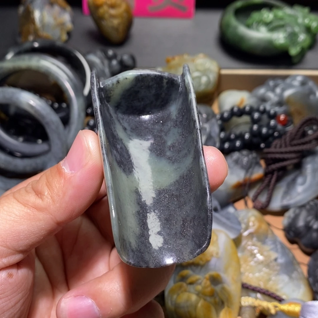 未镶嵌和田玉摆件