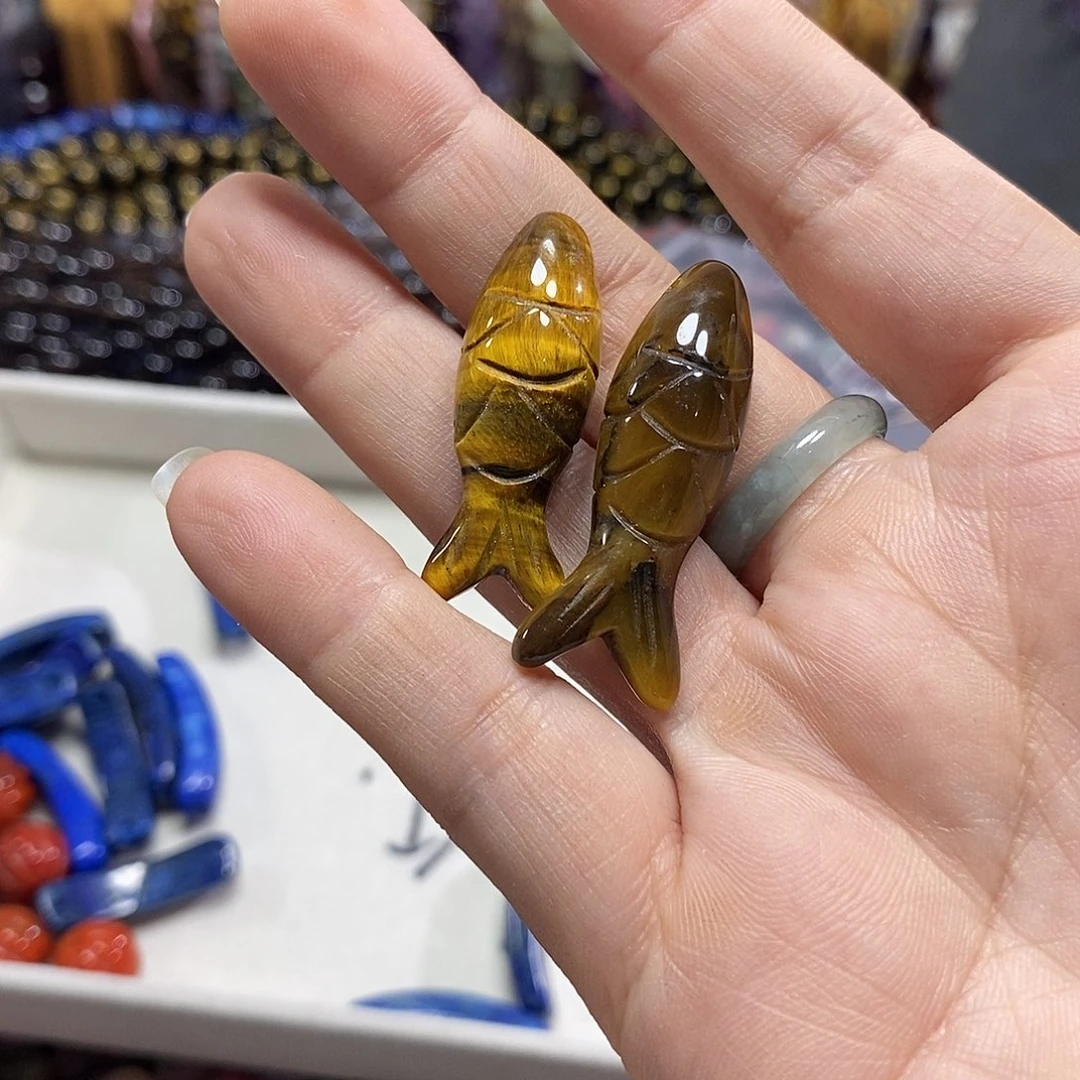 玛瑙/玉髓未镶嵌珠宝半成品虎眼吊坠一颗锦鲤