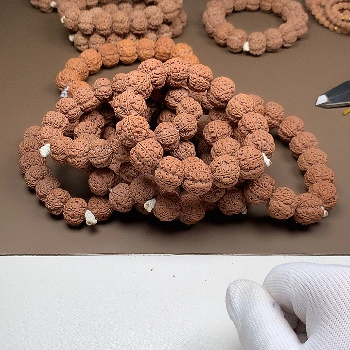 金刚菩提吊坠18-21尺寸满肉梅花