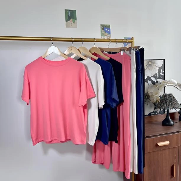 慵懒大廓形中长款冰丝针织套装