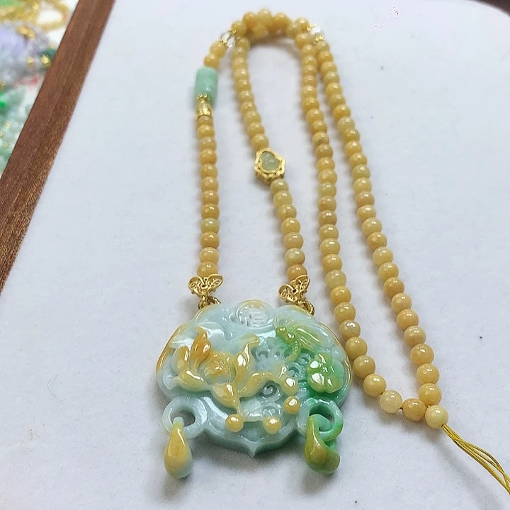 翡翠颈饰未镶嵌吊坠