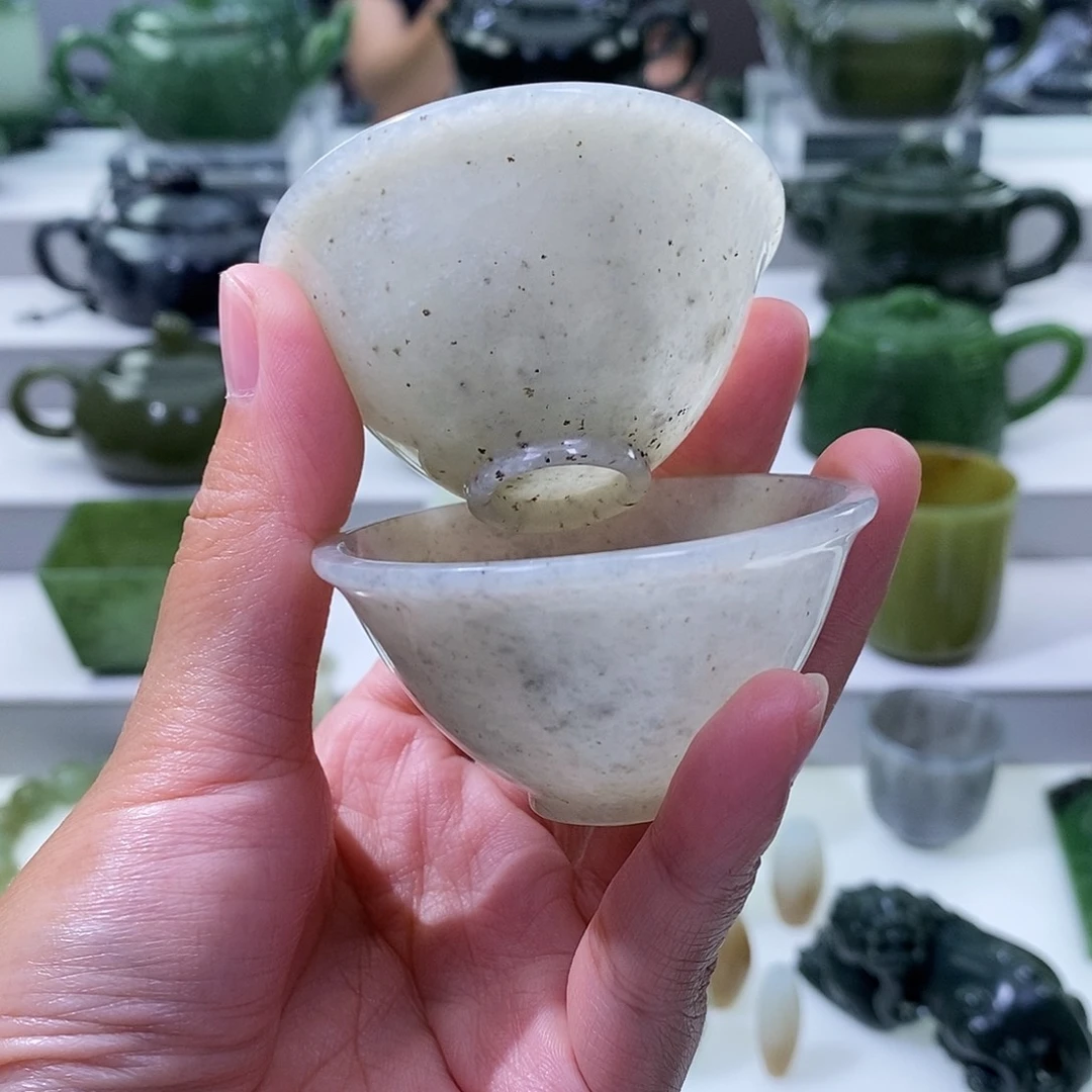 和田玉未镶嵌挂件杯子