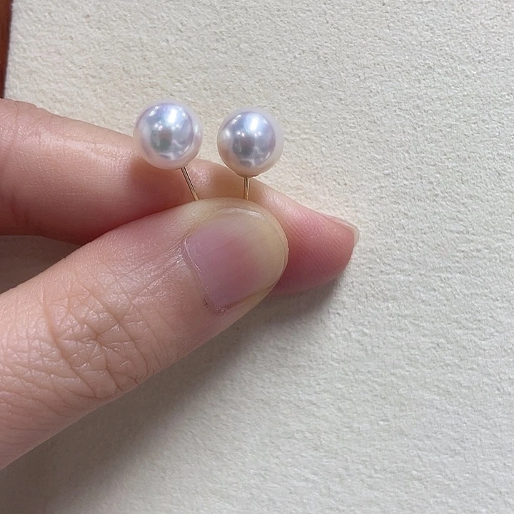 18K金镶嵌海水珍珠耳饰