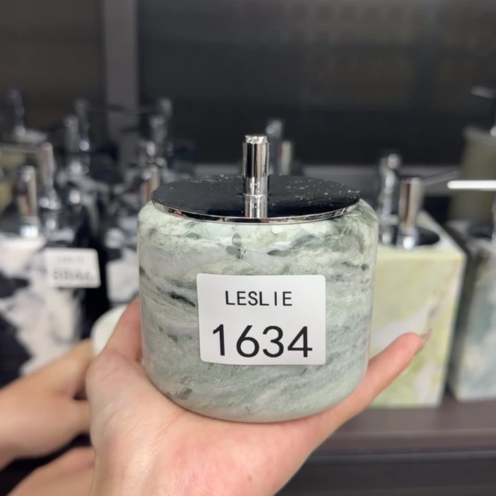 X1634.                罐