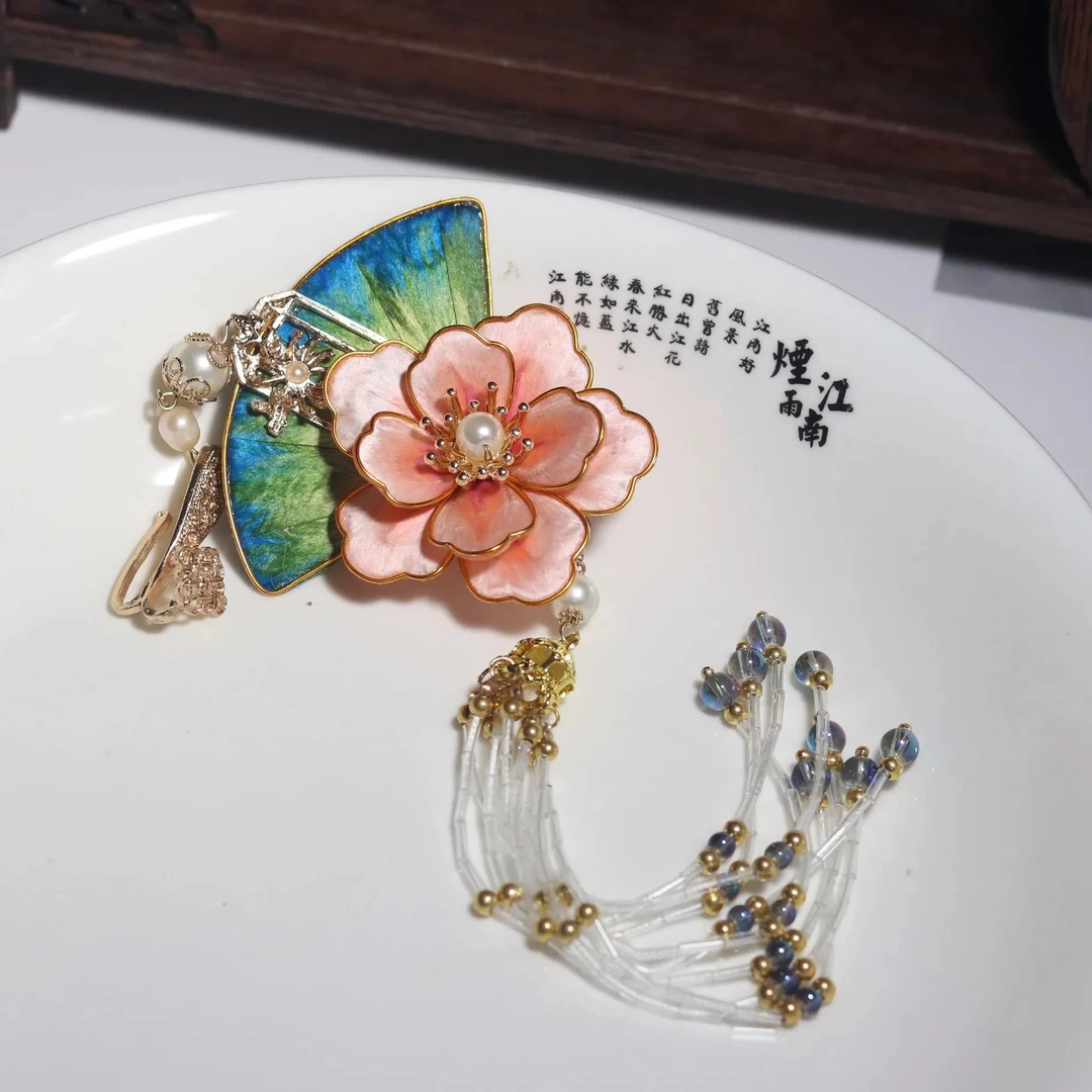 粉色山茶花重工小众胸花压襟别针配饰