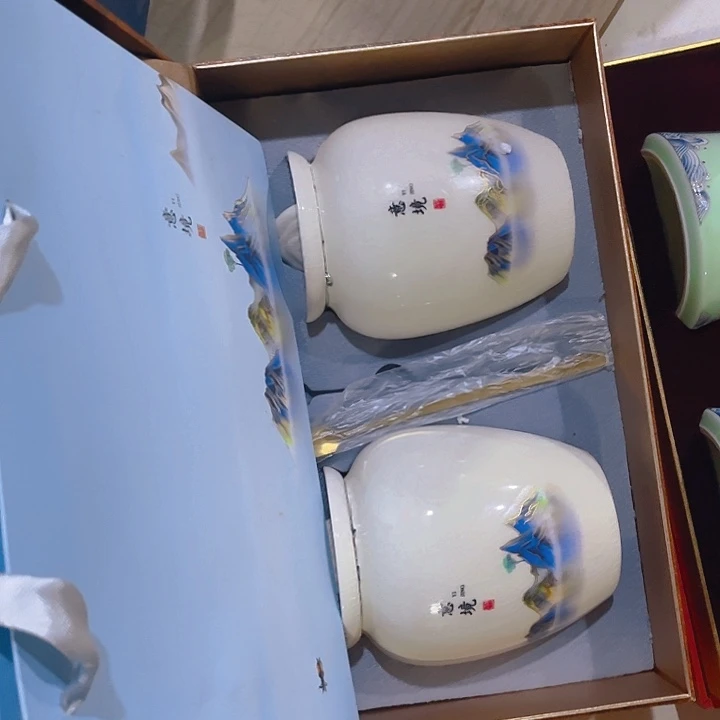 摆件明**寮三润陶瓷茶叶罐密封罐