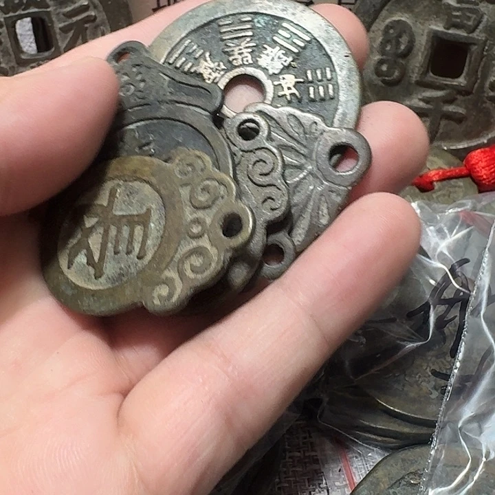 1***8铜现代工艺品花钱