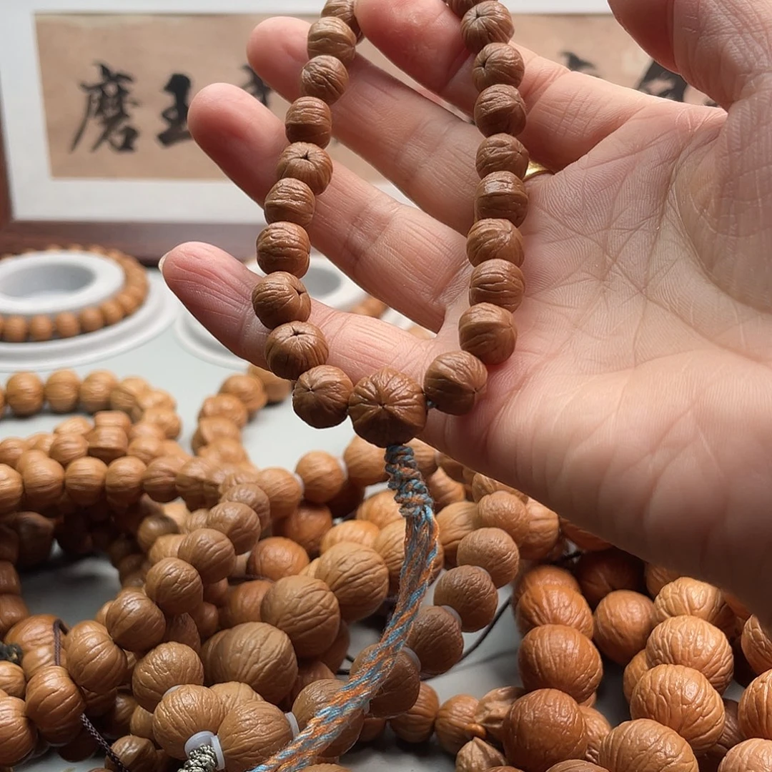 核桃*️****老树猴头手持小南瓜三棱