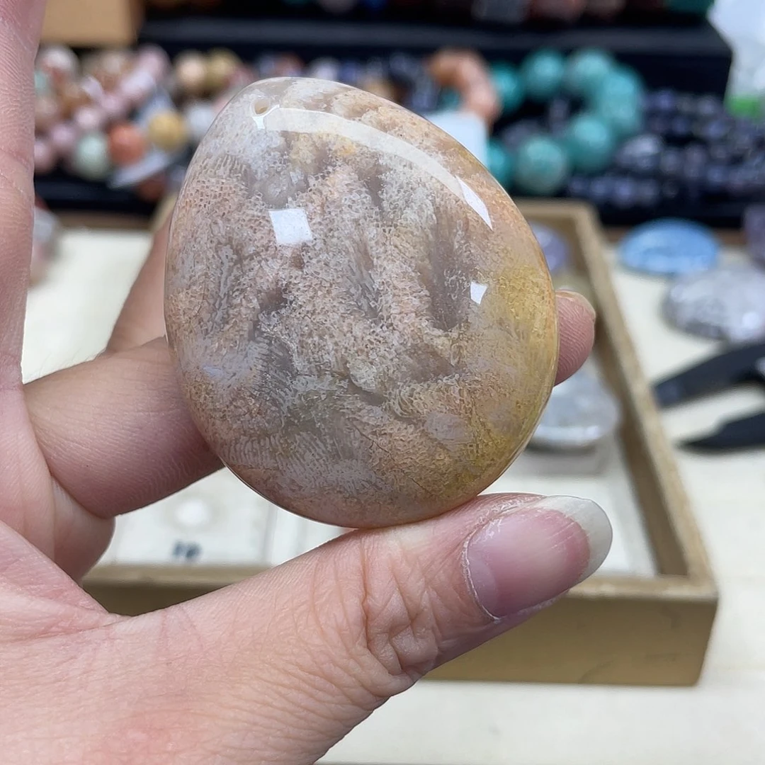 未镶嵌手串硅化珊瑚（珊瑚玉）?***?920