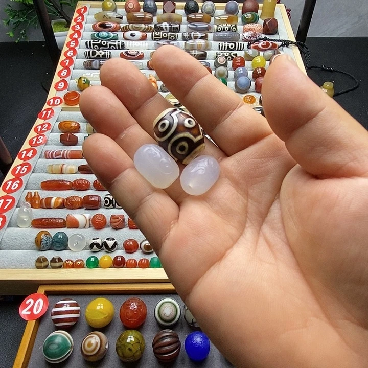 未镶嵌颈饰玛瑙/玉髓