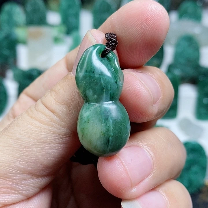 未镶嵌独山玉颈饰