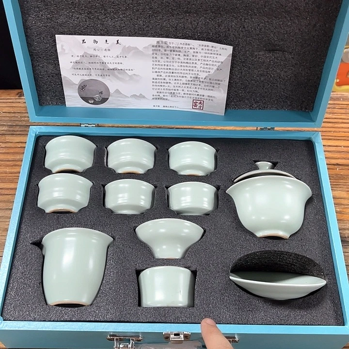 孤品茶具套装等。