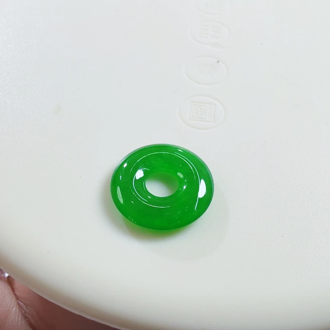 翡翠未镶嵌颈饰裸石