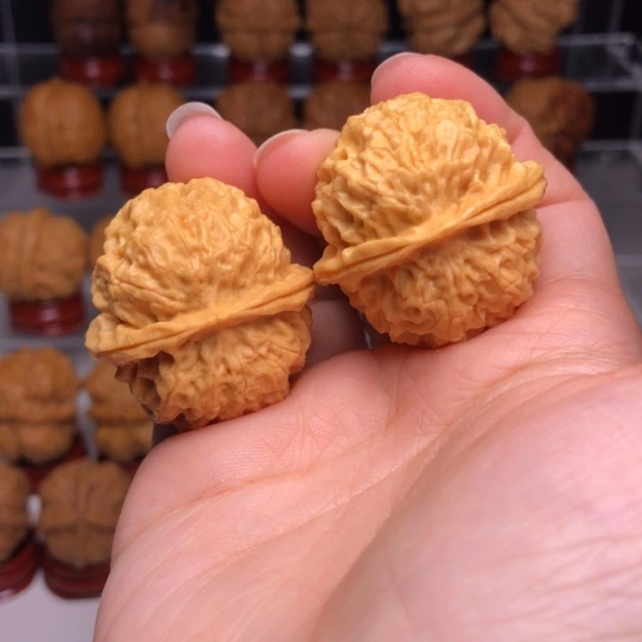 文玩核桃吊坠1珊瑚绣球