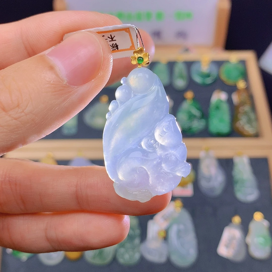 翡翠18K金镶嵌颈饰翡翠