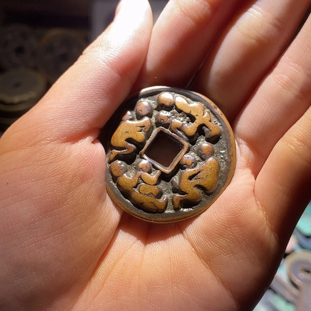 龍***铜现代仿制工艺品
