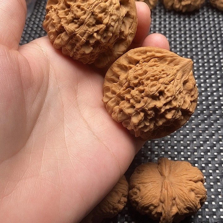 掌***兄文玩核桃吊坠核桃