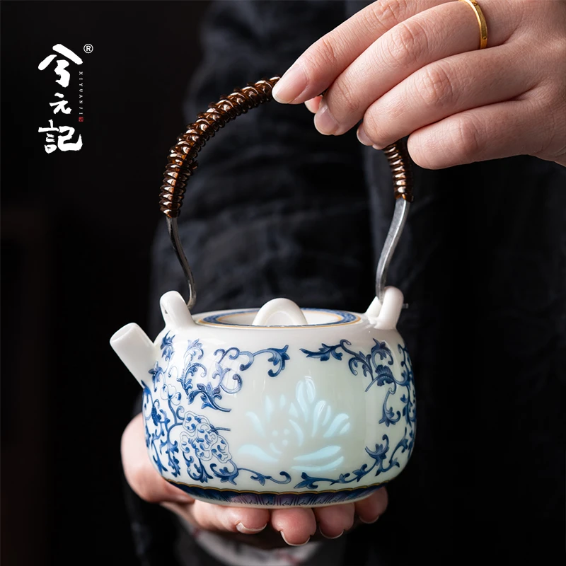 玲珑青花缠枝莲茶壶提梁壶高档羊脂玉瓷泡茶壶单壶家用功夫茶具