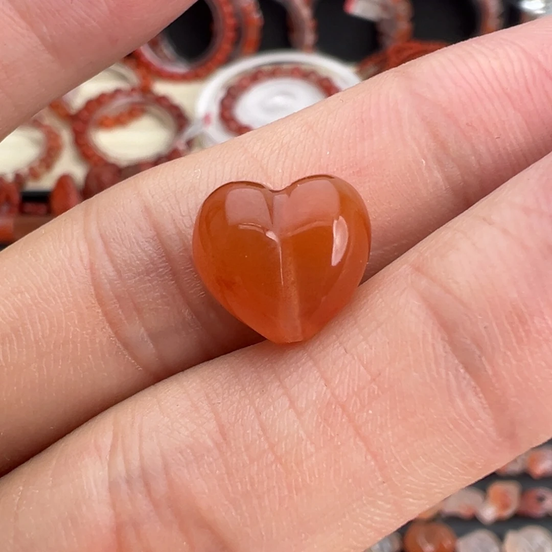 南红玛瑙未镶嵌颈饰屁桃爱心