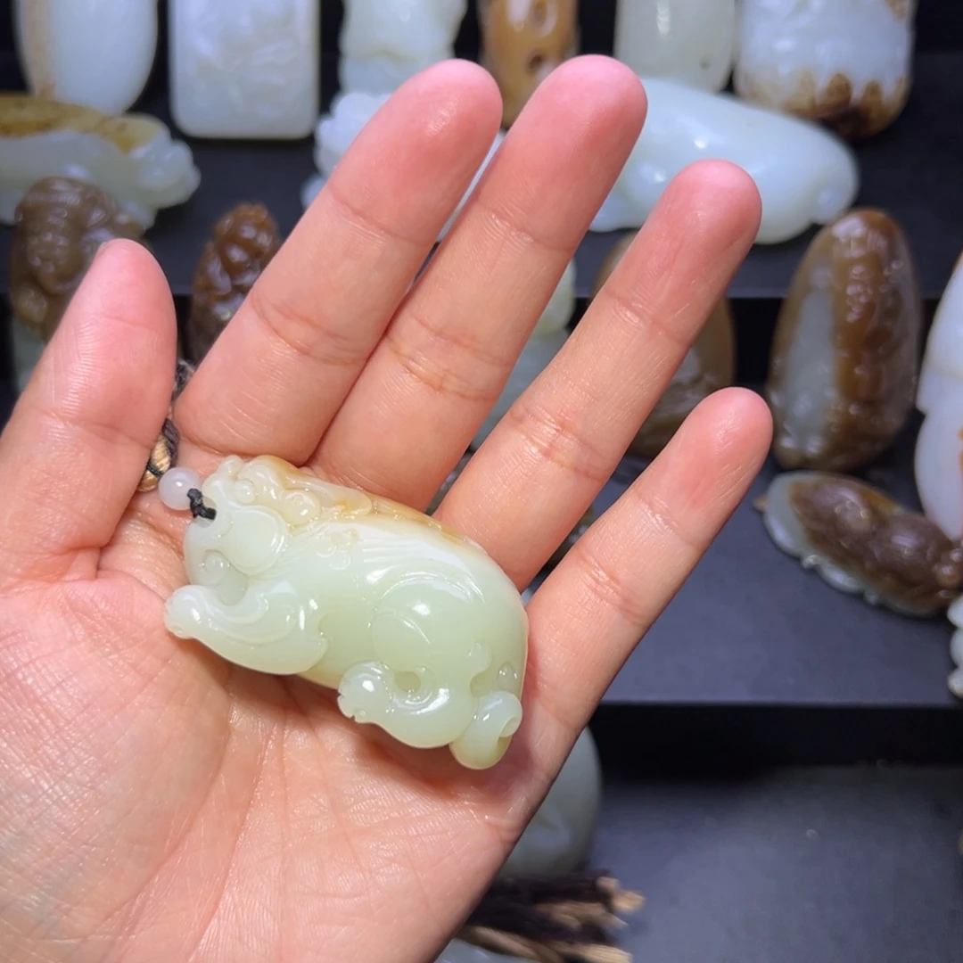 *****和田玉（糖玉）未镶嵌颈饰