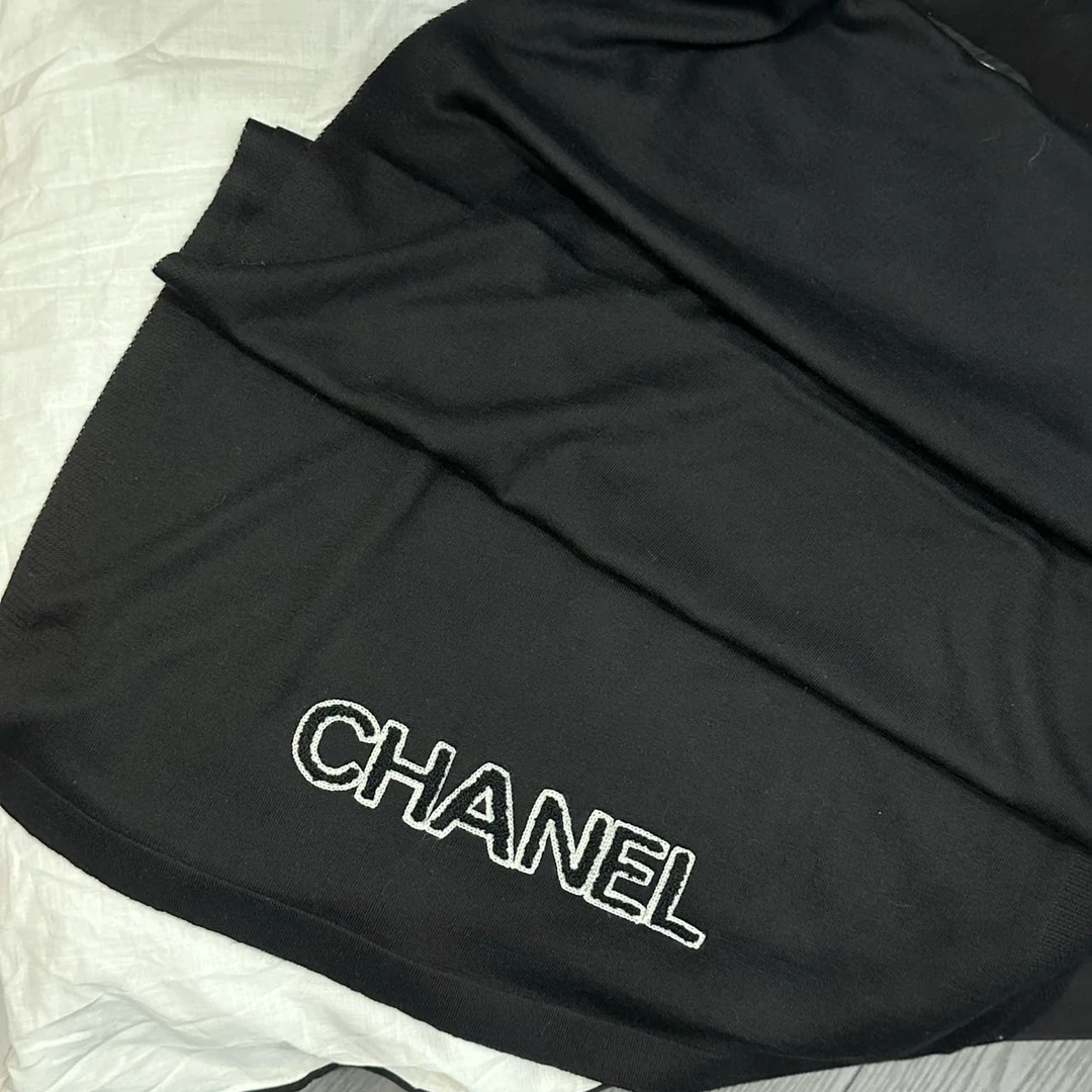 95新 Chanel/香奈儿 Chanel香奈儿 黑色字母双C logo围巾
