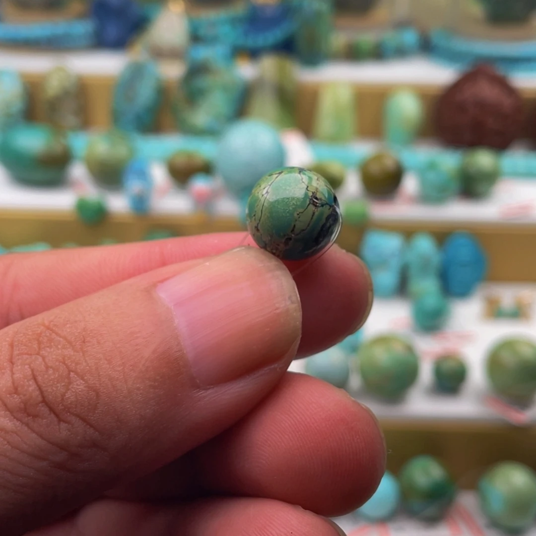 未镶嵌绿松石原矿绿松石