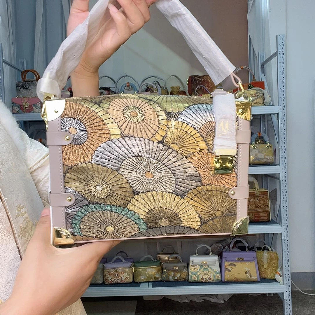 织物桑蚕丝非遗唐锦软盒子