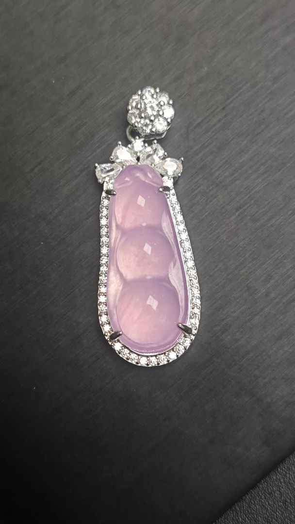 YY78翡翠常规吊坠【邂逅翡翠高冰吊坠，冰透绿意，开启浪漫时光】