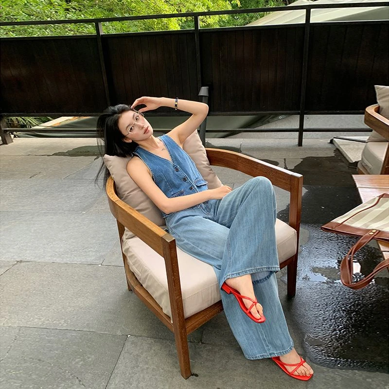 （非图片）直播牛仔裤女，默认微瑕