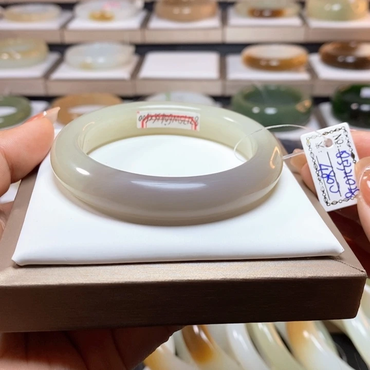 和田玉手镯56未镶嵌