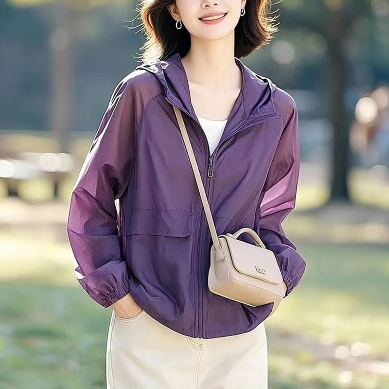 时尚连帽薄款防晒外套女2025秋季新款轻薄透气速干夏装长袖防晒服