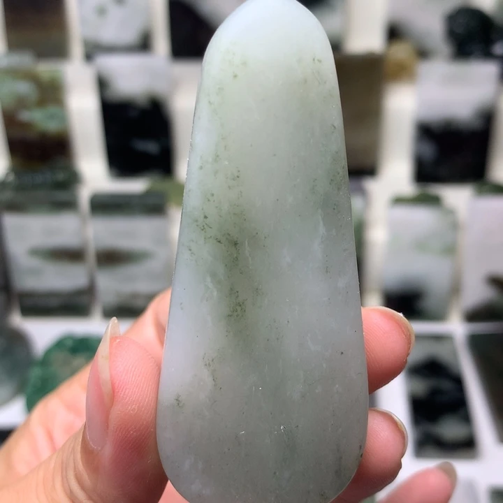 未镶嵌独山玉颈饰