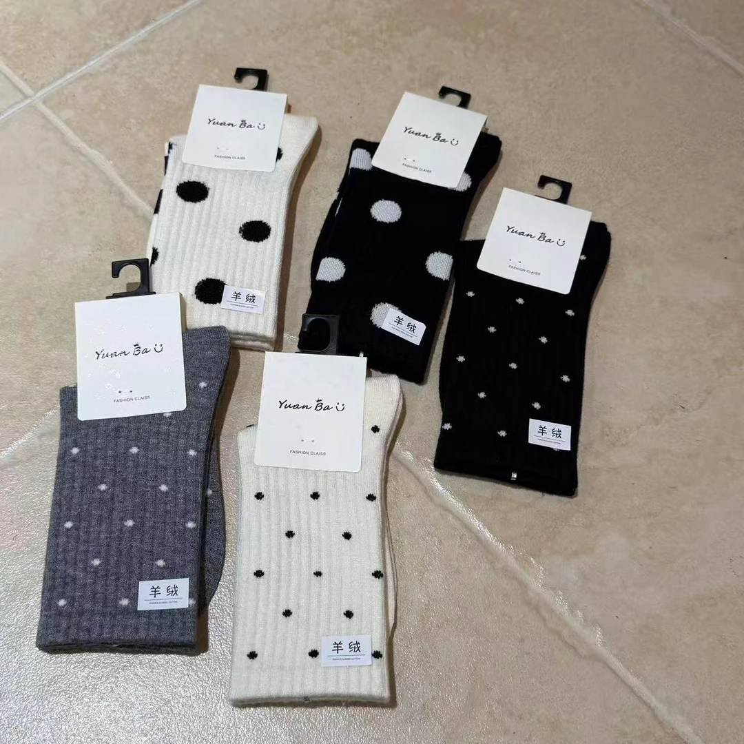 【洋洋精选】2025冬季新款时尚简约加厚高筒羊绒袜