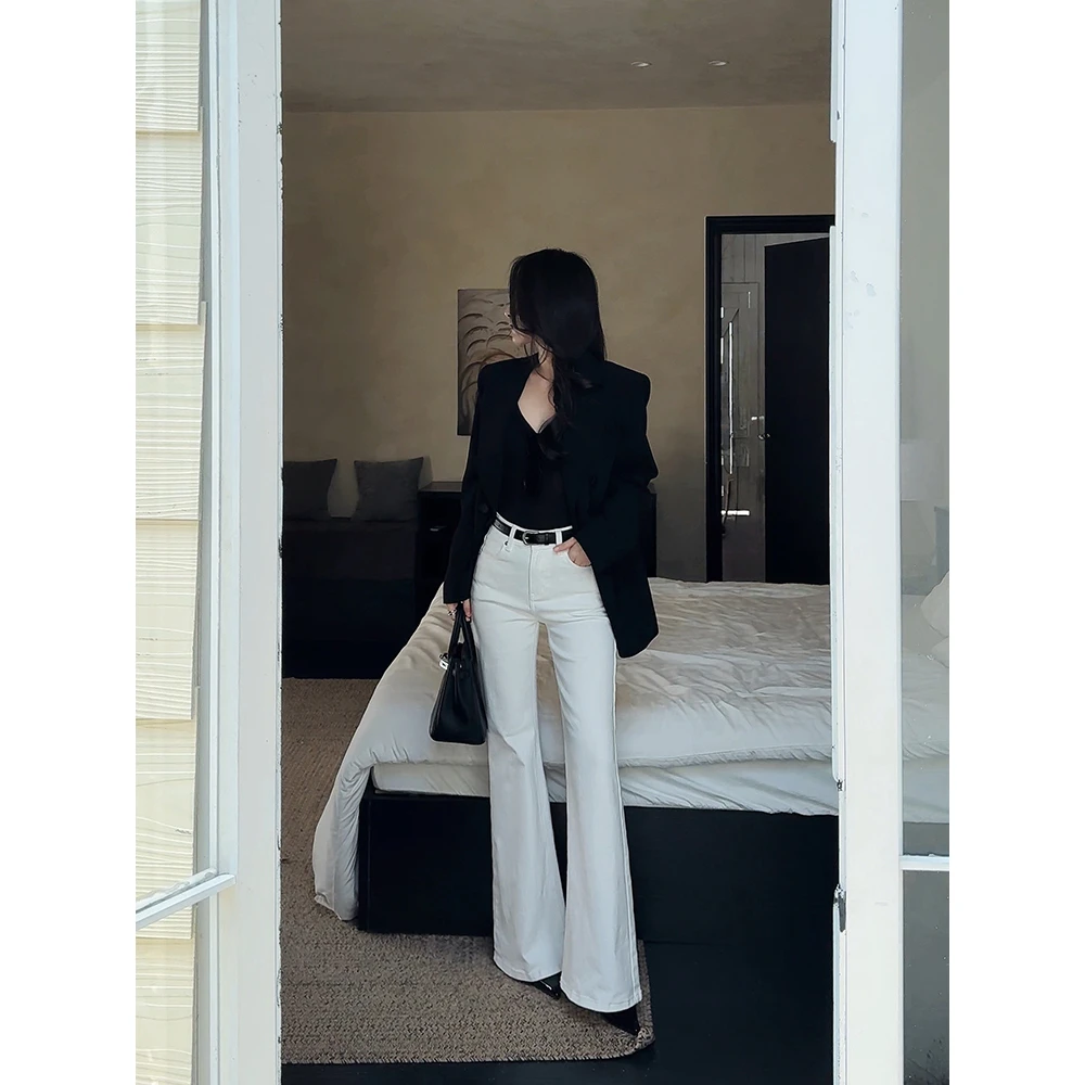2025秋冬季新款白色高腰不贴腿直筒牛仔裤女修身显瘦时尚喇叭长裤