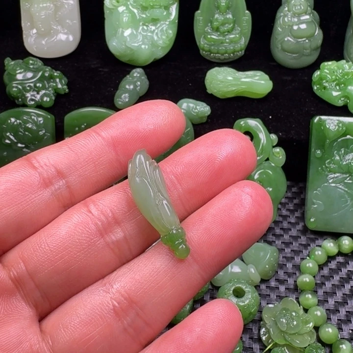 和田玉未镶嵌耳饰