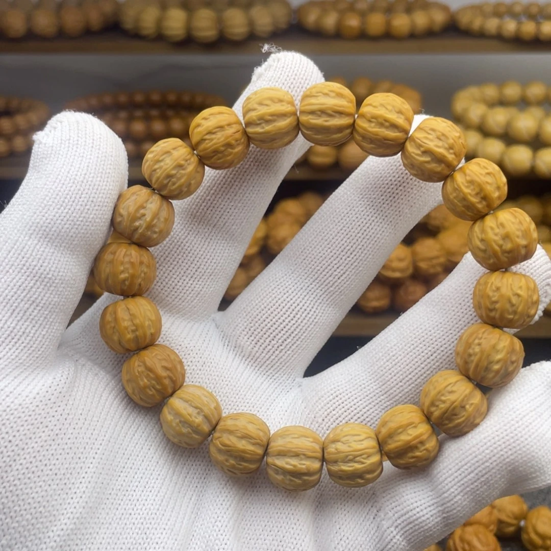 猴头核桃手串浅雕小京巴棱手串