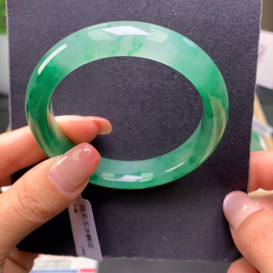 石英质玉（非洲翠）未镶嵌手镯5657绿底飘花