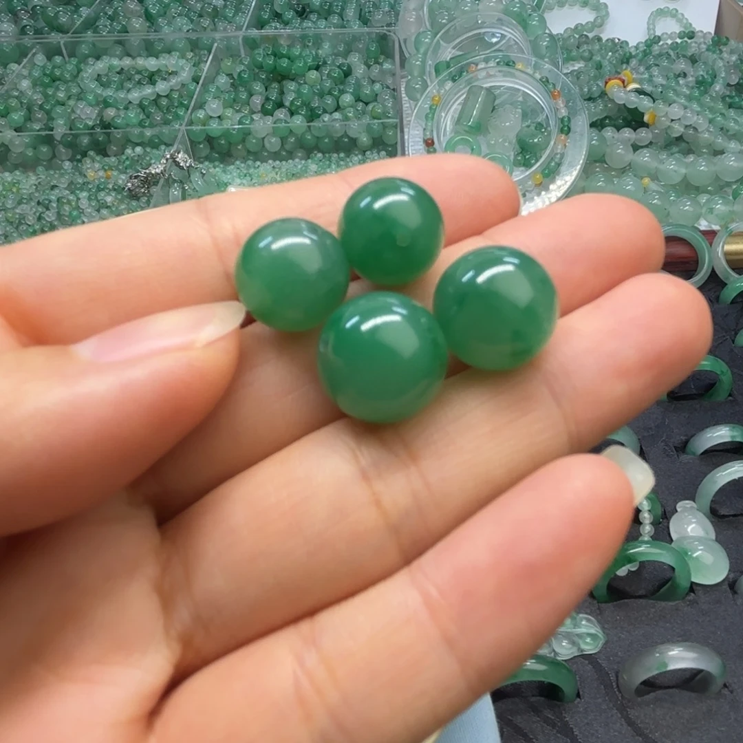 慕***ঞ石英质玉（非洲翠）未镶嵌戒指  珠子  手镯卡12一对13一对