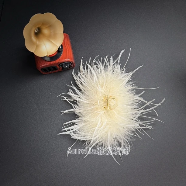 纯欲风鸵鸟毛发夹新款羽毛抓夹大号后脑勺盘发鲨鱼夹小众发饰