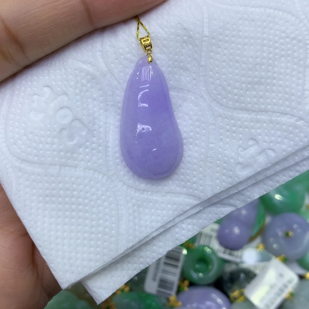 颈饰18K金镶嵌翡翠