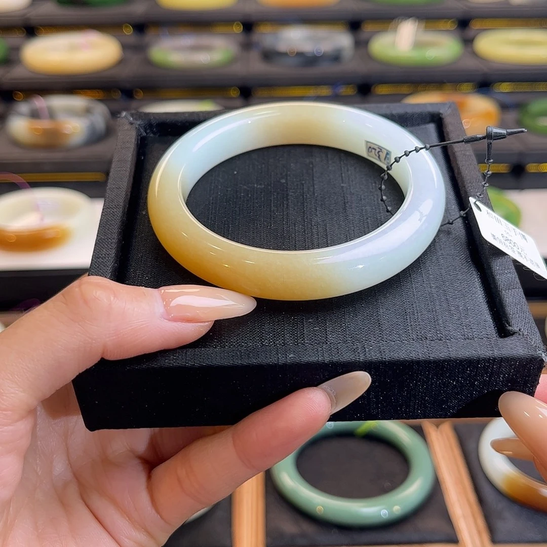 和田玉未镶嵌手镯56 57