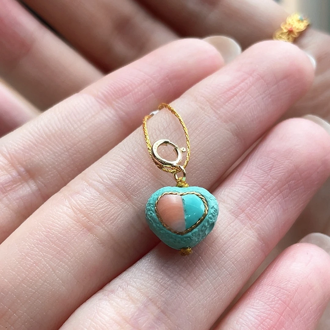 未镶嵌绿松石颈饰