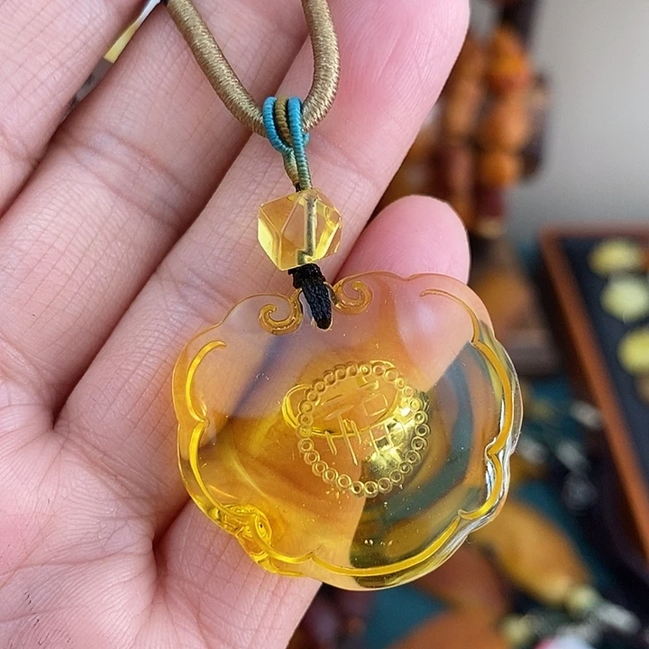 琥珀未镶嵌颈饰吊坠