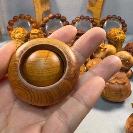 沉***1太行崖柏陈化老料手把件