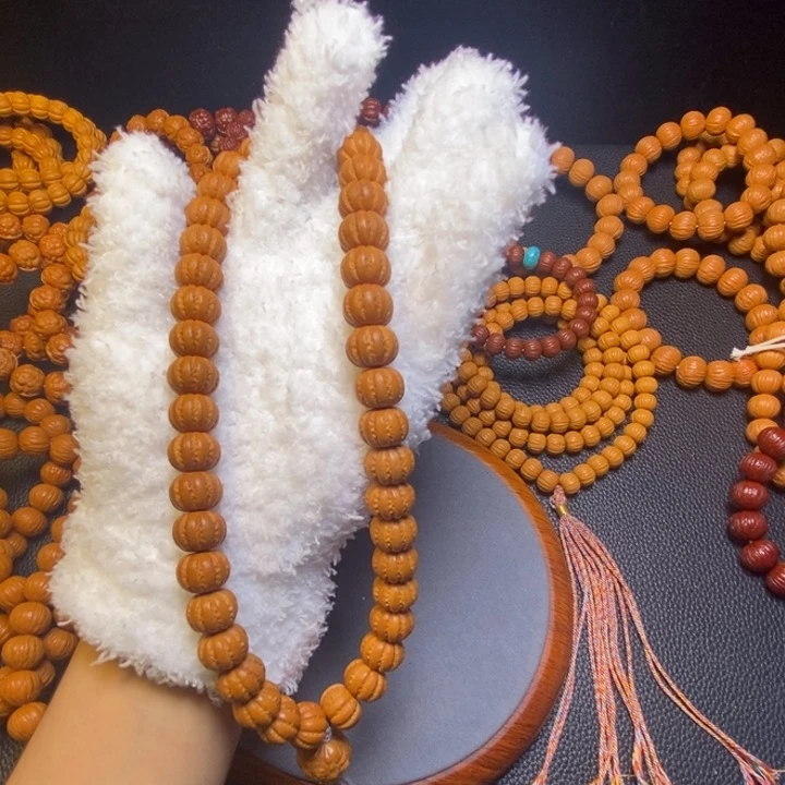 文玩核桃吊坠飞蝶手持