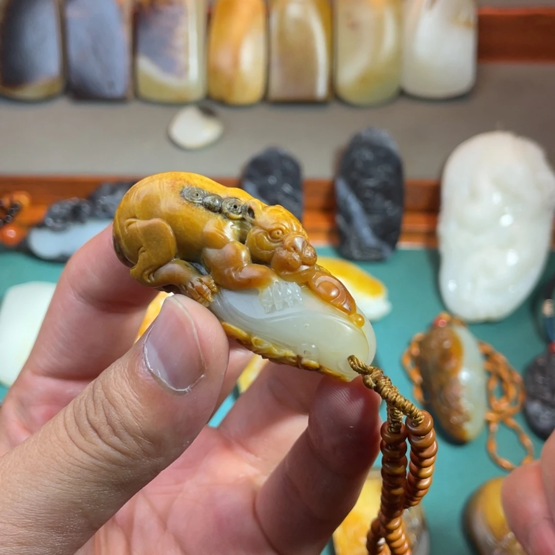 颈饰未镶嵌和田玉