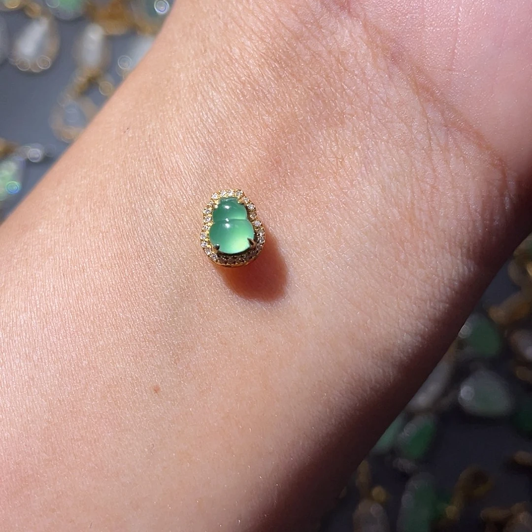 吊坠(不含链)18K金镶嵌翡翠