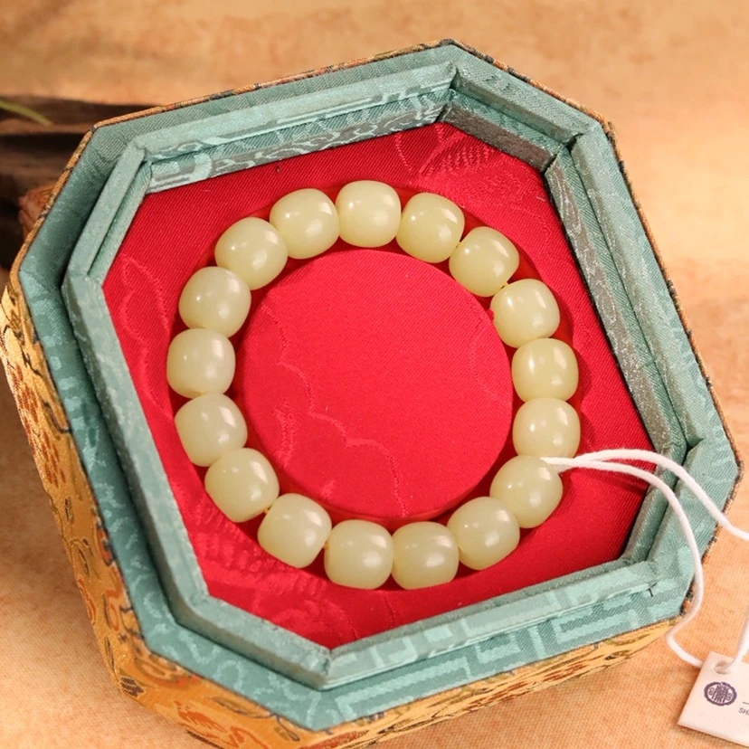 WZ33361 和田黄玉老型珠手串